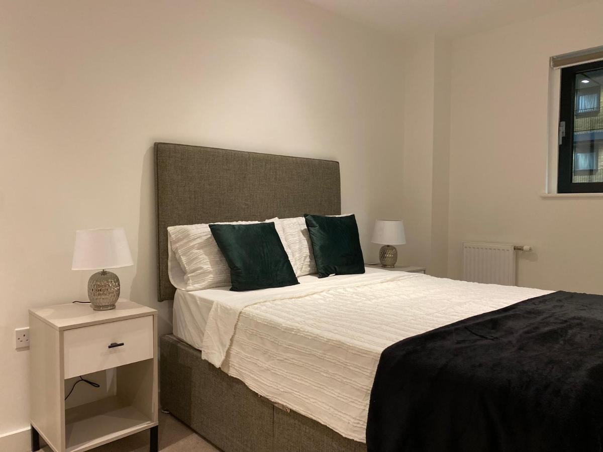 Triple T Homes Cosy 2 Bedroom Apartment With Balcony Ilford Extérieur photo
